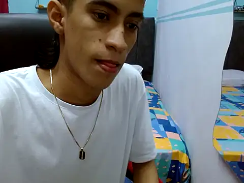 Angelstripboy online show from 12/04/24, 01:19