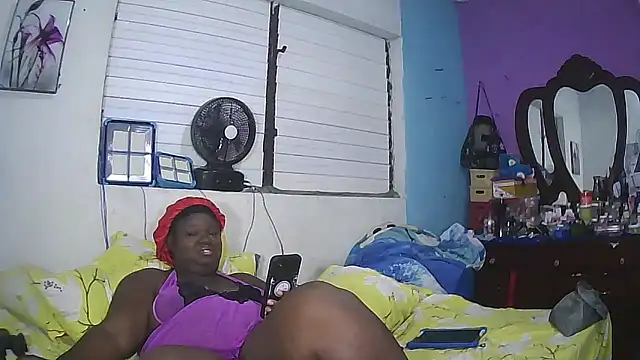 Snapshot of SherBunnyBoo87 chatting on 11/30/25, 12:00 SherBunnyBoo87 online show from 11/30/25, 12:00