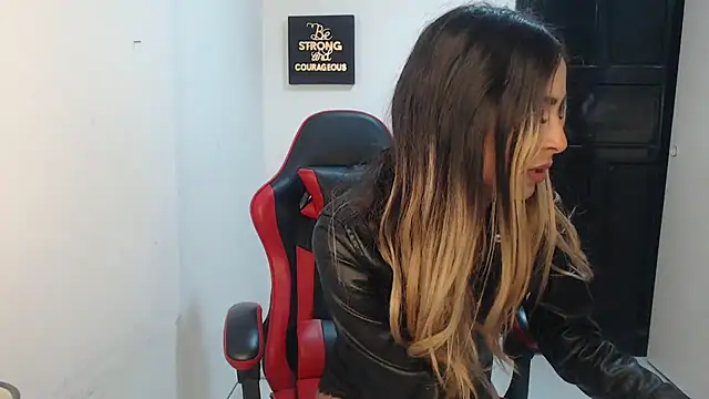 Liamiler01  online show from 10/04/25, 11:23