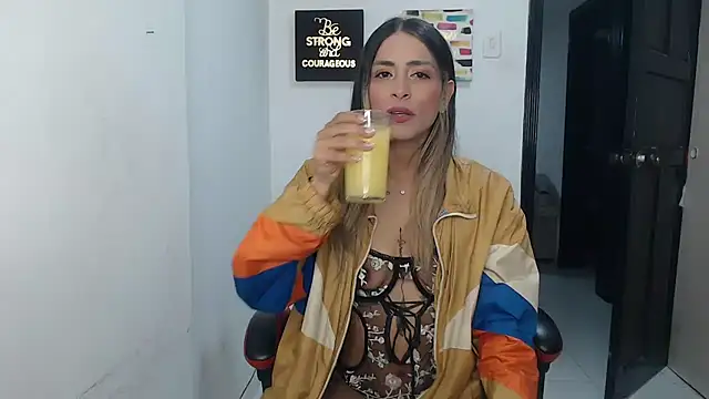 Liamiler01  online show from 10/24/25, 12:42