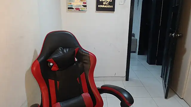 Liamiler01  online show from 02/18/26, 10:44