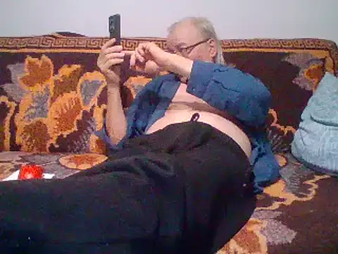 Snapshot of cumloverboyxx69 chatting on 02/20/25, 07:41 cumloverboyxx69 online show from 02/20/25, 07:41