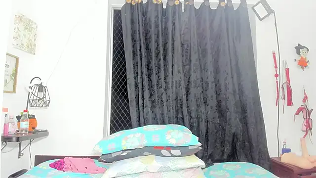 Snapshot of MANDY_GIRL_BBW chatting on 12/14/25, 09:15 MANDY GIRL BBW online show from 12/14/25, 09:15