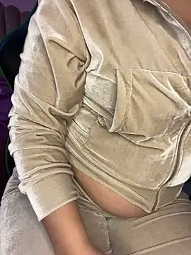 Snapshot of Maria-cuty chatting on 10/11/25, 07:59 Maria-cuty online show from 10/11/25, 07:59