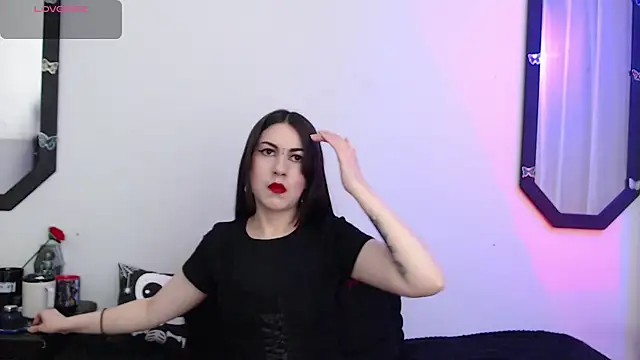 Snapshot of Amy_Aloqua chatting on 10/01/25, 04:11 Amy Aloqua online show from 10/01/25, 04:11
