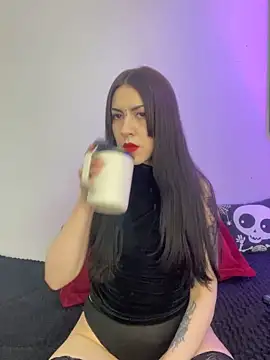 Amy Aloqua online show from 10/29/25, 03:22