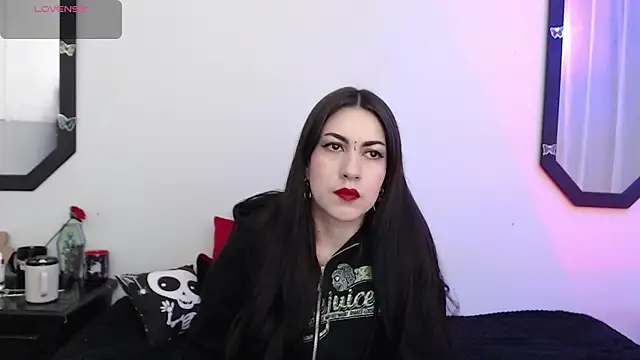 Snapshot of Amy_Aloqua chatting on 09/30/25, 03:29 Amy Aloqua online show from 09/30/25, 03:29