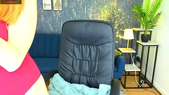 Snapshot of JeannieFox_ chatting on 10/12/25, 06:26 JeannieFox online show from 10/12/25, 06:26