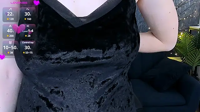 Snapshot of JeannieFox_ chatting on 03/07/25, 02:12 JeannieFox online show from 03/07/25, 02:12