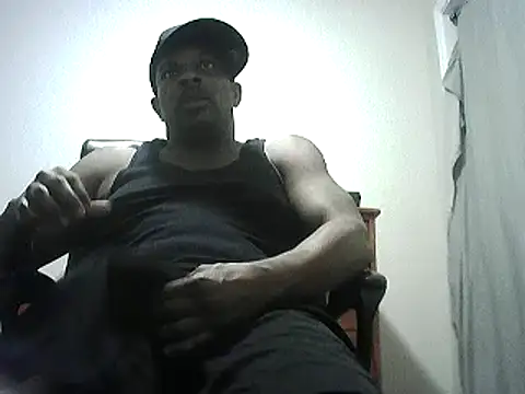 Snapshot of ThugDick79 chatting on 12/20/24, 03:31 ThugDick79 online show from 12/20/24, 03:31