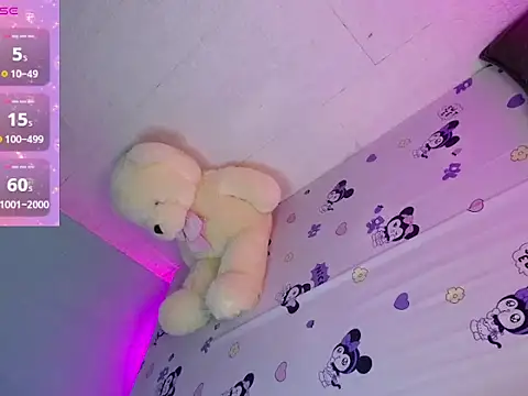 katie white online show from 10/06/25, 01:01