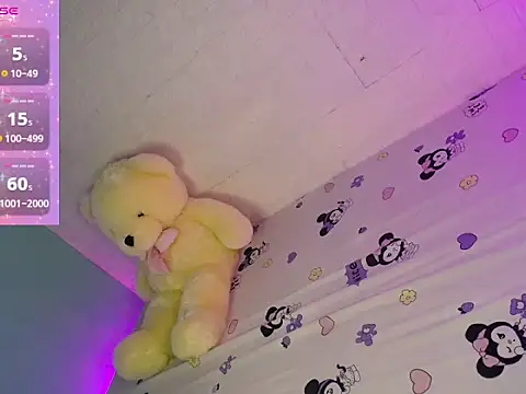 katie white online show from 09/27/25, 09:37