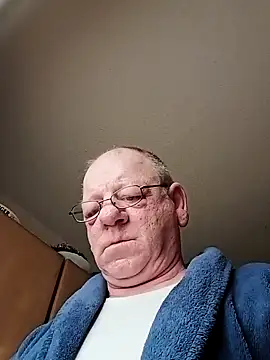 Kuschelb online show from 11/28/25, 07:41