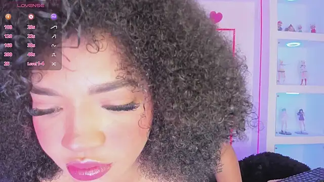 Snapshot of MalaikaBrown chatting on 03/15/25, 12:13 MalaikaBrown online show from 03/15/25, 12:13
