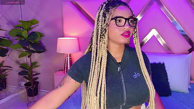 Snapshot of MalaikaBrown chatting on 01/10/26, 04:08 MalaikaBrown online show from 01/10/26, 04:08