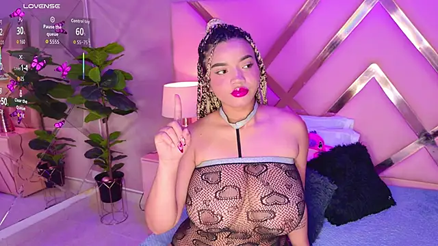 Snapshot of MalaikaBrown chatting on 01/18/26, 04:27 MalaikaBrown online show from 01/18/26, 04:27