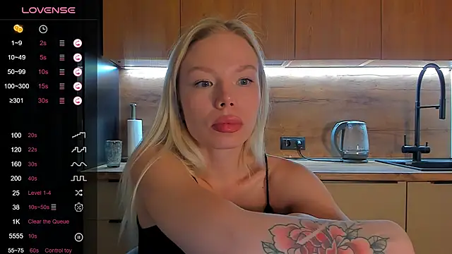 Snapshot of Olivia_Bells chatting on 05/23/26, 09:14 Olivia Bells online show from 05/23/26, 09:14