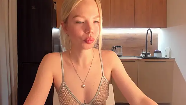 Olivia Bells online show from 03/15/25, 09:05