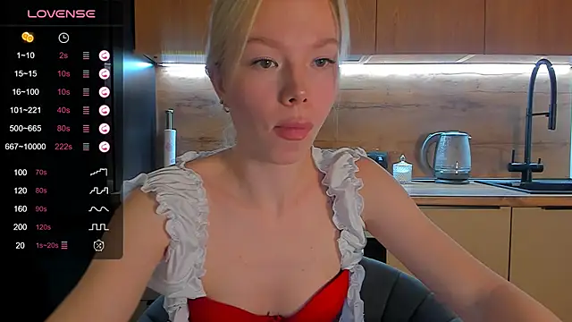 Snapshot of Olivia_Bells chatting on 05/18/26, 09:19 Olivia Bells online show from 05/18/26, 09:19