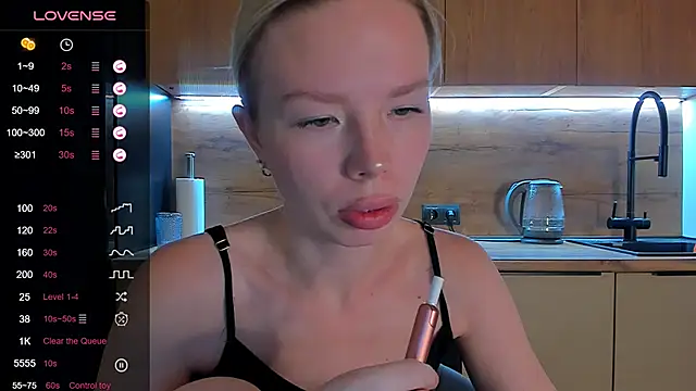 Snapshot of Olivia_Bells chatting on 05/28/26, 09:10 Olivia Bells online show from 05/28/26, 09:10