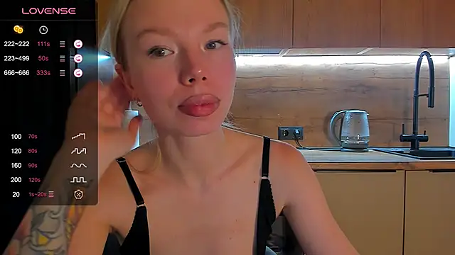 Snapshot of Olivia_Bells chatting on 05/21/26, 09:45 Olivia Bells online show from 05/21/26, 09:45