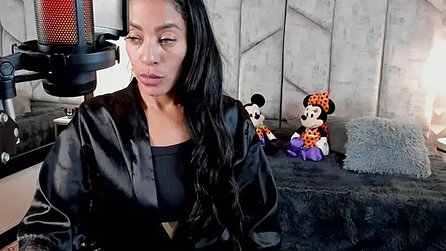 Snapshot of NiicolleMiller chatting on 10/15/25, 12:20 NiicolleMiller online show from 10/15/25, 12:20