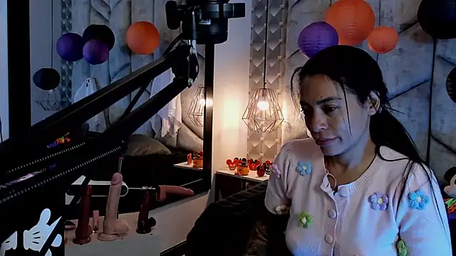 Snapshot of NiicolleMiller chatting on 10/31/25, 11:51 NiicolleMiller online show from 10/31/25, 11:51