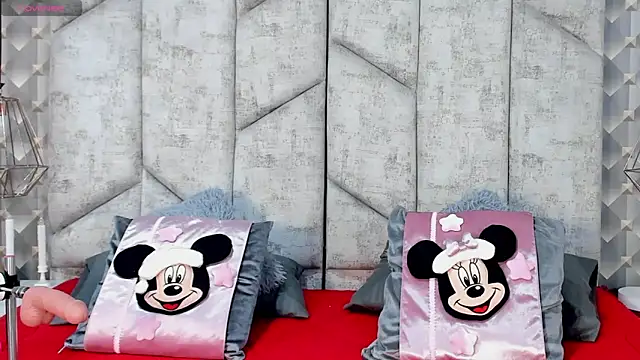 Snapshot of NiicolleMiller chatting on 11/23/25, 10:36 NiicolleMiller online show from 11/23/25, 10:36