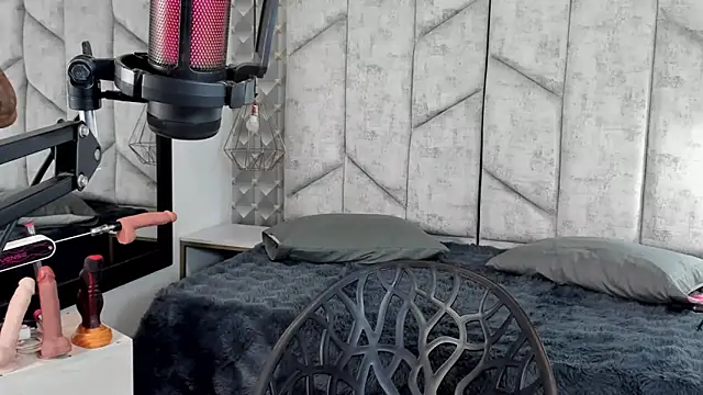 Snapshot of NiicolleMiller chatting on 11/12/25, 07:40 NiicolleMiller online show from 11/12/25, 07:40