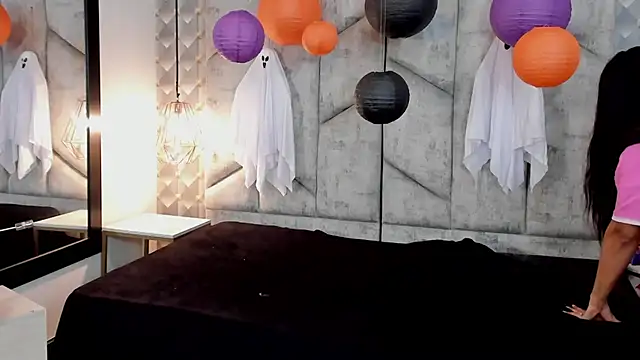 Snapshot of NiicolleMiller chatting on 10/27/25, 11:22 NiicolleMiller online show from 10/27/25, 11:22