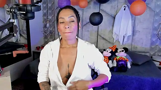 Snapshot of NiicolleMiller chatting on 10/24/25, 12:31 NiicolleMiller online show from 10/24/25, 12:31