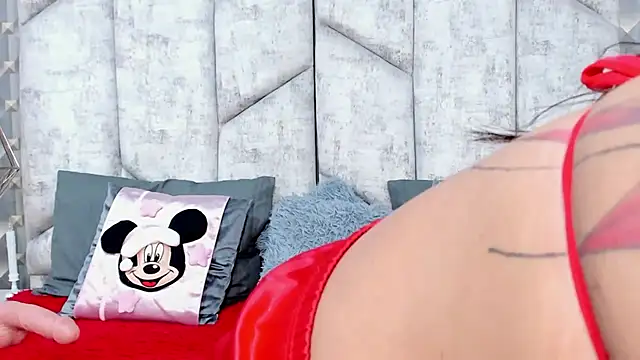 Snapshot of NiicolleMiller chatting on 12/05/25, 03:05 NiicolleMiller online show from 12/05/25, 03:05