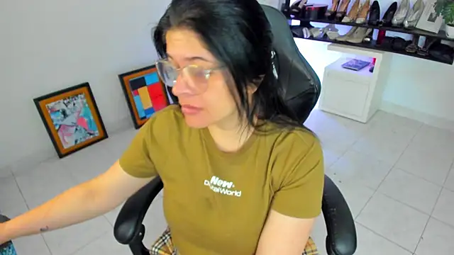 BellaFlaming online show from 04/14/26, 10:31