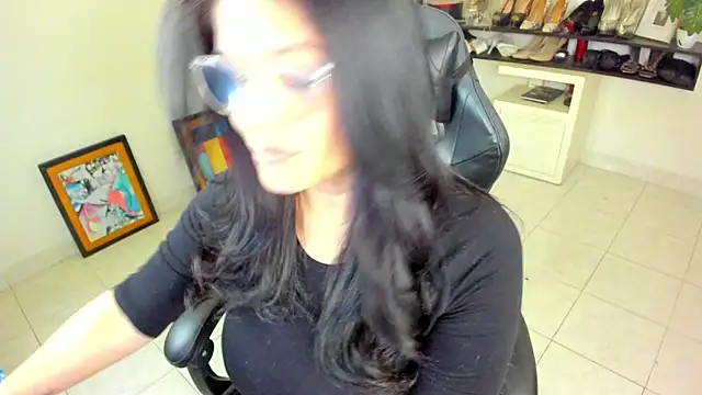 BellaFlaming online show from 03/31/26, 10:50