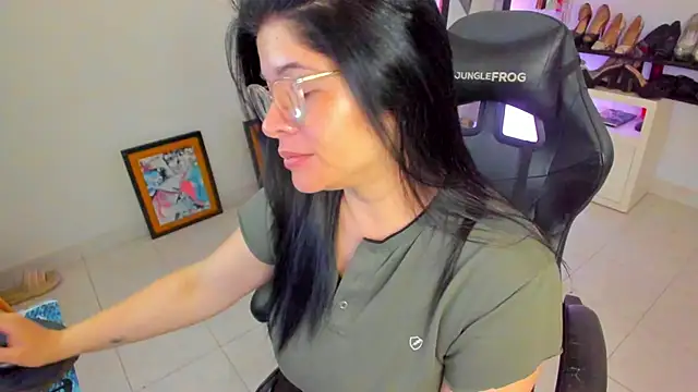 BellaFlaming online show from 04/05/26, 11:06