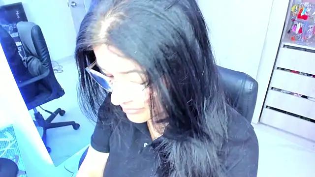 BellaFlaming online show from 06/29/26, 11:43