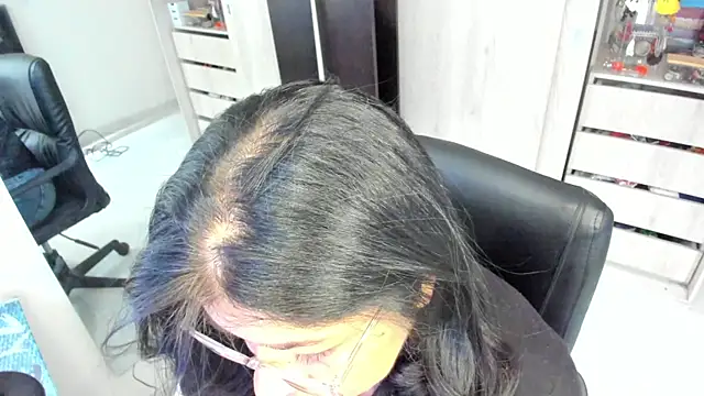 BellaFlaming online show from 06/27/26, 12:22