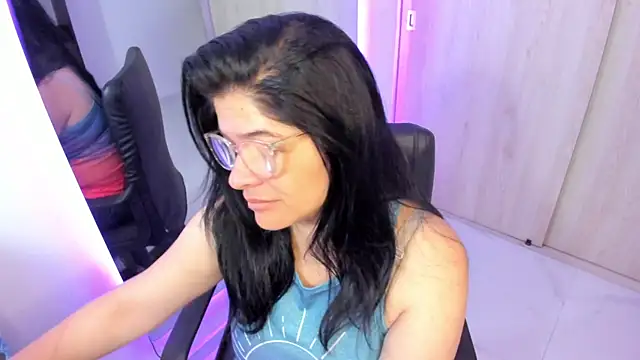 BellaFlaming online show from 05/28/26, 10:43