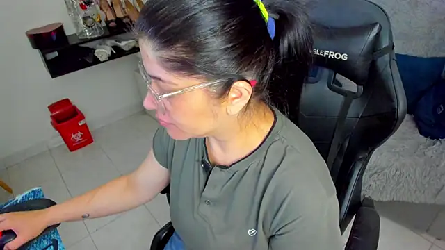 BellaFlaming online show from 03/26/26, 10:46