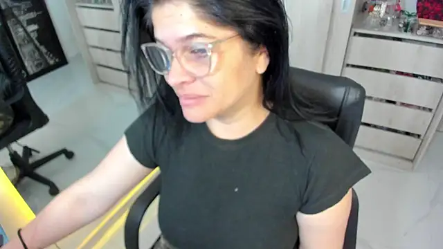 BellaFlaming online show from 05/29/26, 10:54