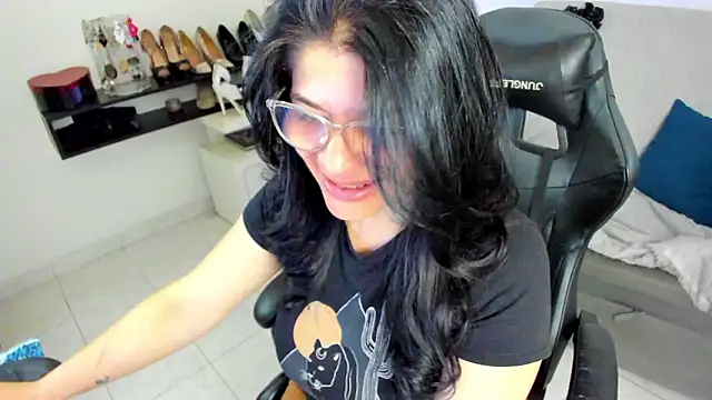 BellaFlaming online show from 03/10/26, 10:41