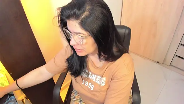 BellaFlaming online show from 05/27/26, 10:11