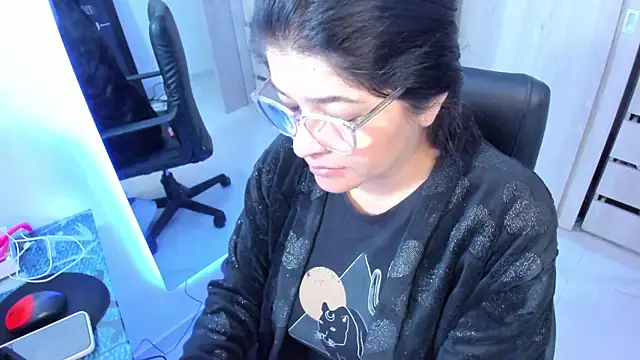 BellaFlaming online show from 06/30/26, 10:59