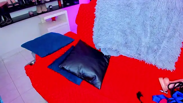 BellaFlaming online show from 12/20/25, 10:51