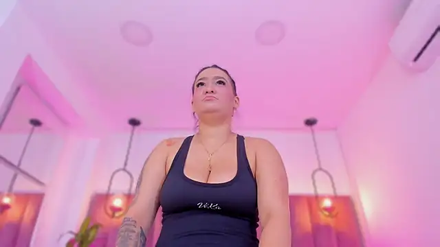 Snapshot of babepolly chatting on 02/24/26, 10:27 babepolly online show from 02/24/26, 10:27