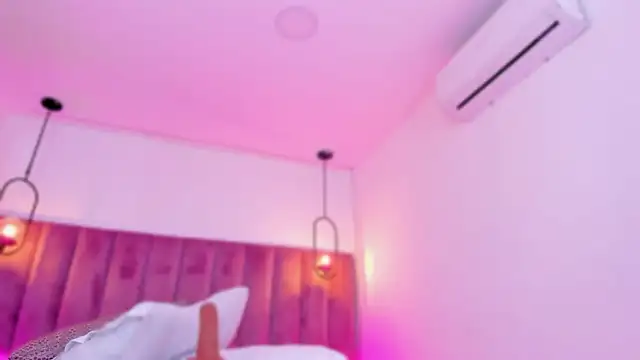 Snapshot of babepolly chatting on 02/25/26, 10:26 babepolly online show from 02/25/26, 10:26