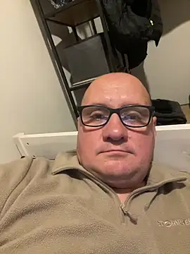 vanjbi45 online show from 10/18/25, 07:05