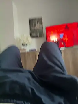 vanjbi45 online show from 10/31/25, 02:24