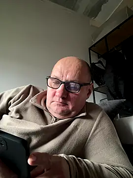 vanjbi45 online show from 10/25/25, 09:19