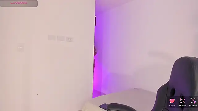 AnitaHaywood  online show from 11/16/25, 08:24